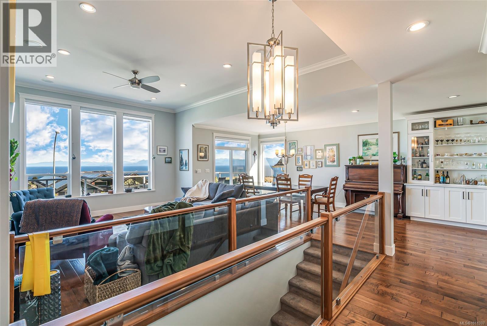 Photo 9 of 4619 Laguna Way, Nanaimo BC