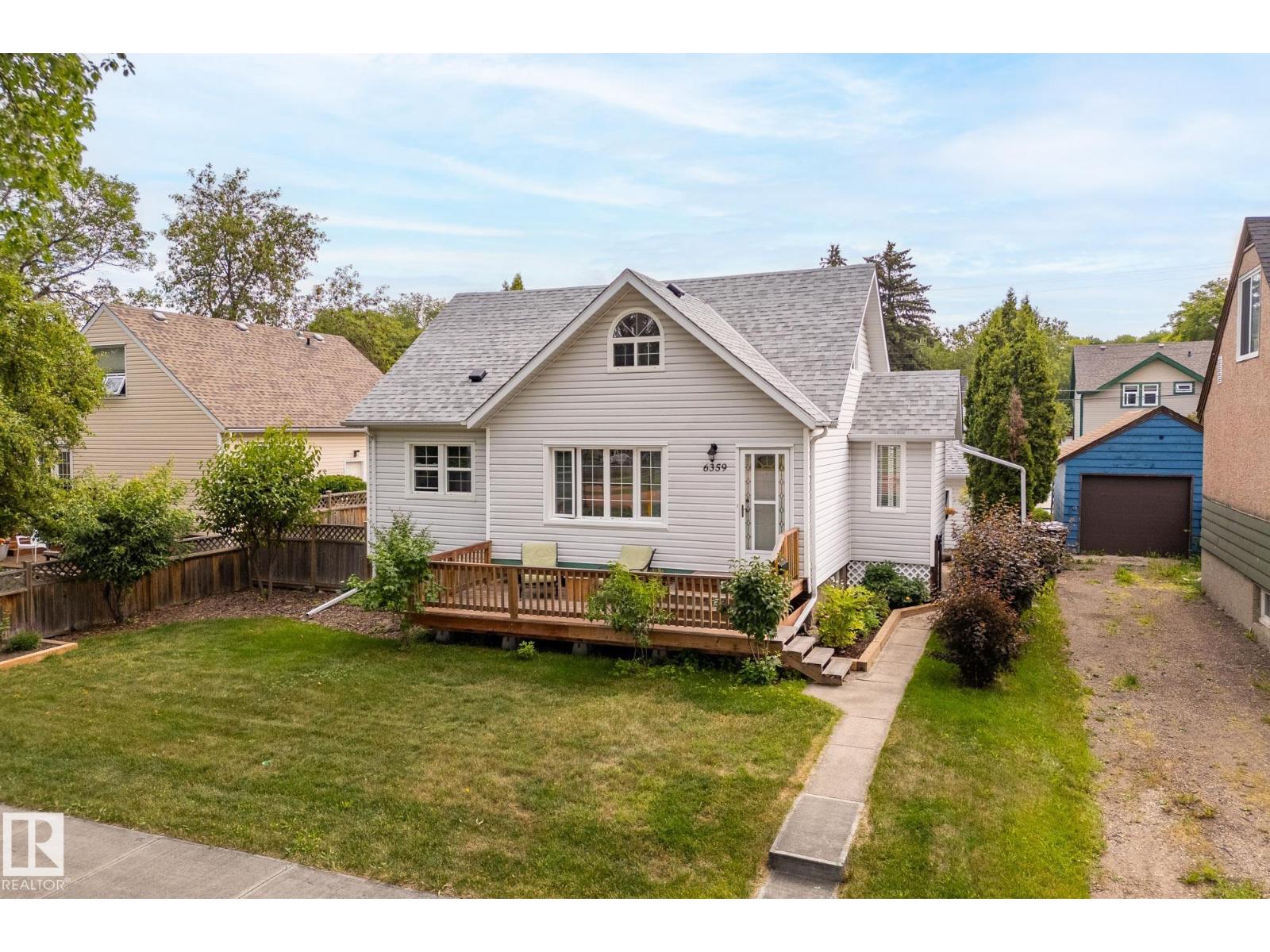 Photo 2 of 6359 105 A St Nw, Edmonton AB