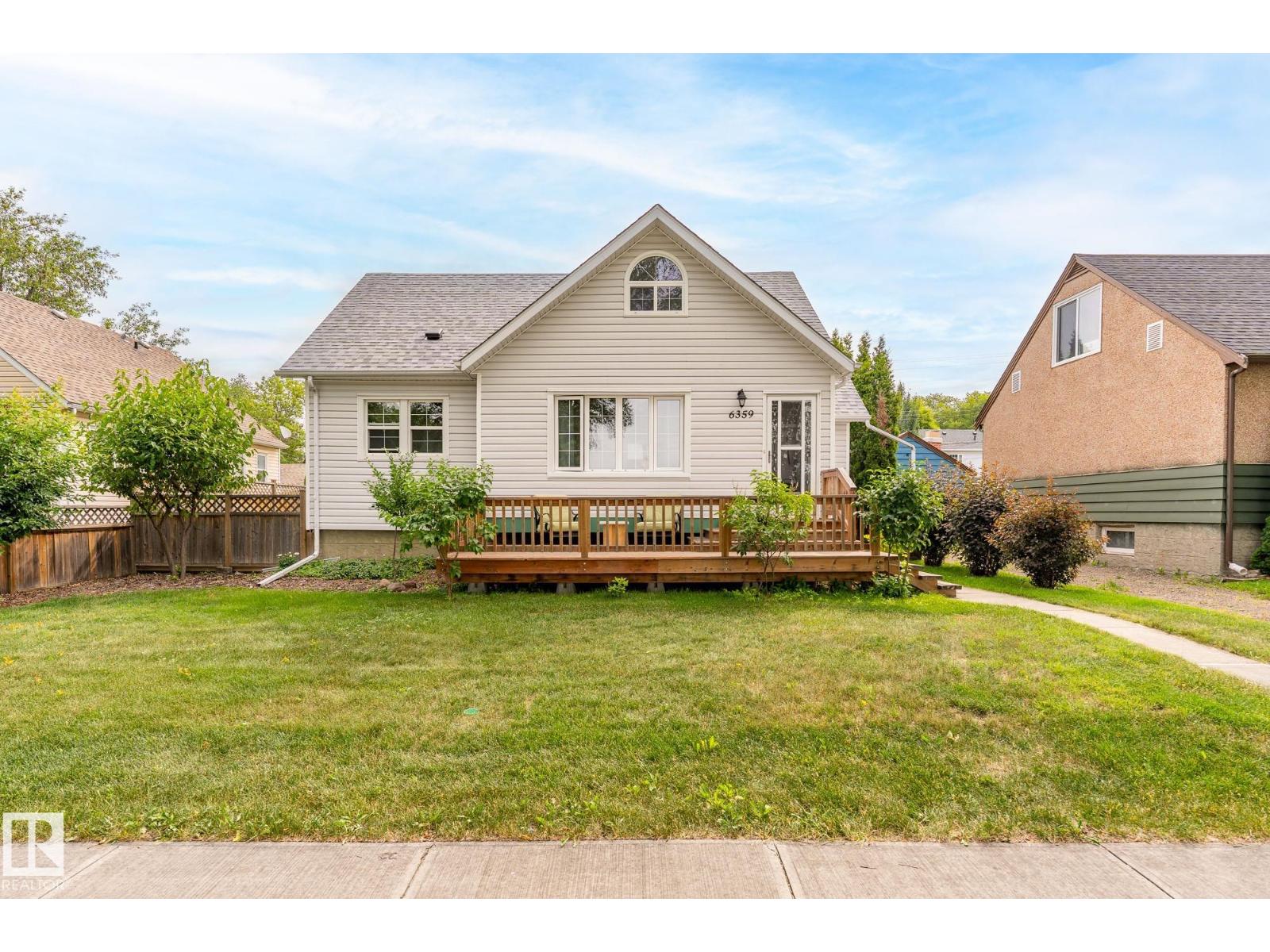 Photo 11 of 6359 105 A St Nw, Edmonton AB