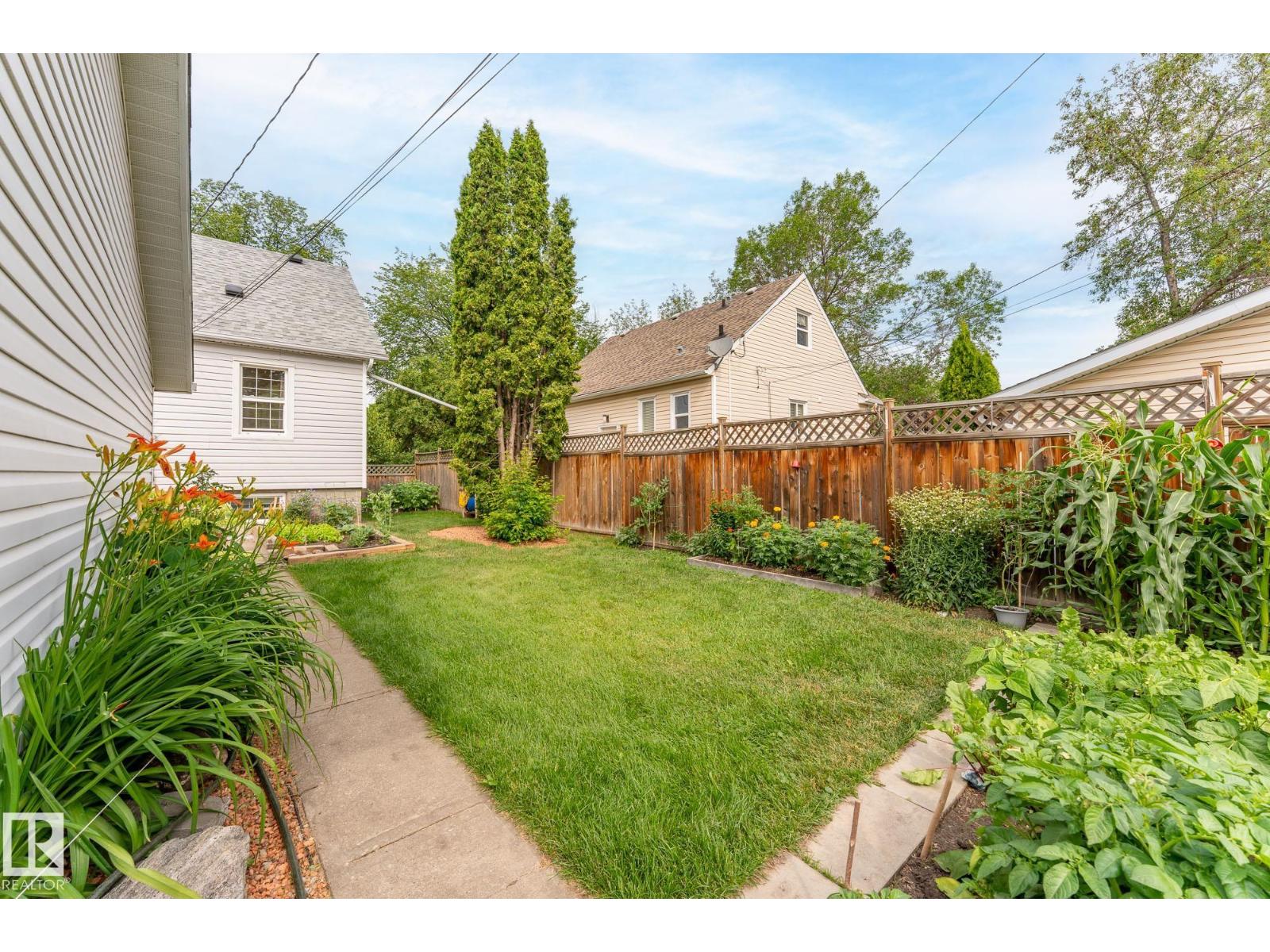 Photo 65 of 6359 105 A St Nw, Edmonton AB