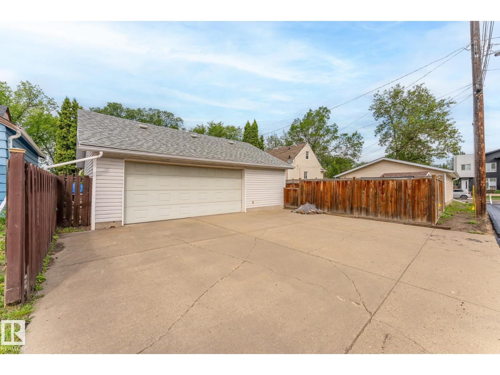 Photo 68 of 6359 105 A St Nw, Edmonton AB