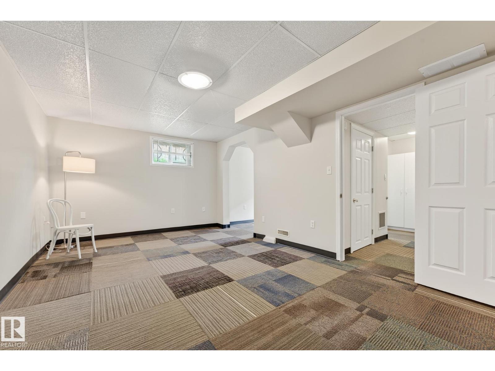 Photo 45 of 6359 105 A St Nw, Edmonton AB