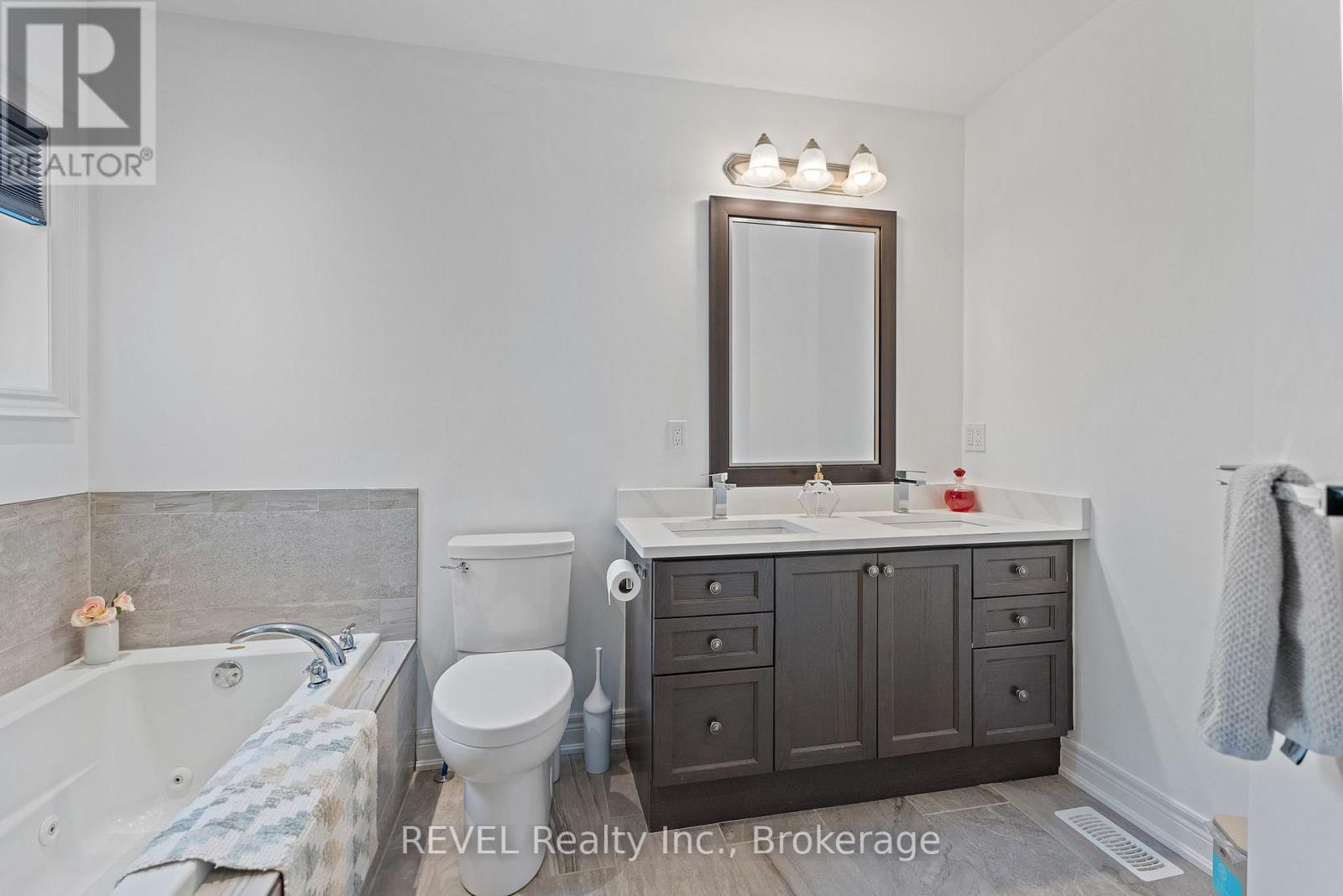 Photo 18 of 1018 Kerby Street, Fort Erie ON