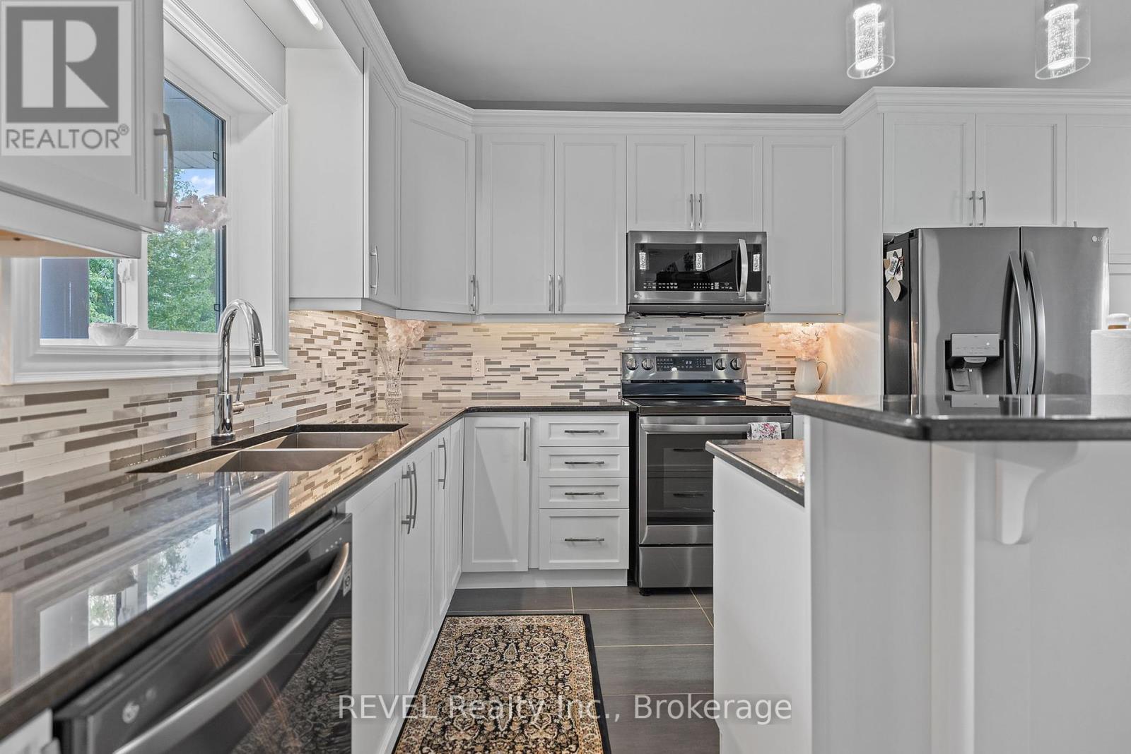 Photo 9 of 1018 Kerby Street, Fort Erie ON