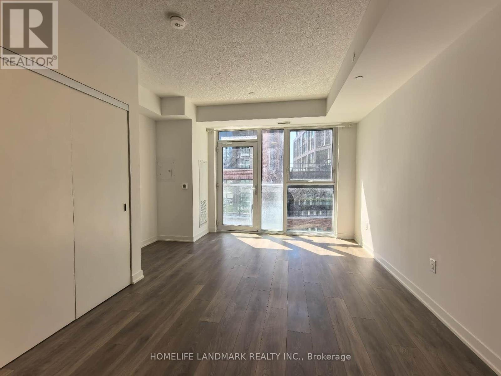 Photo 6 of 409 20 Richardson Street, Toronto ON