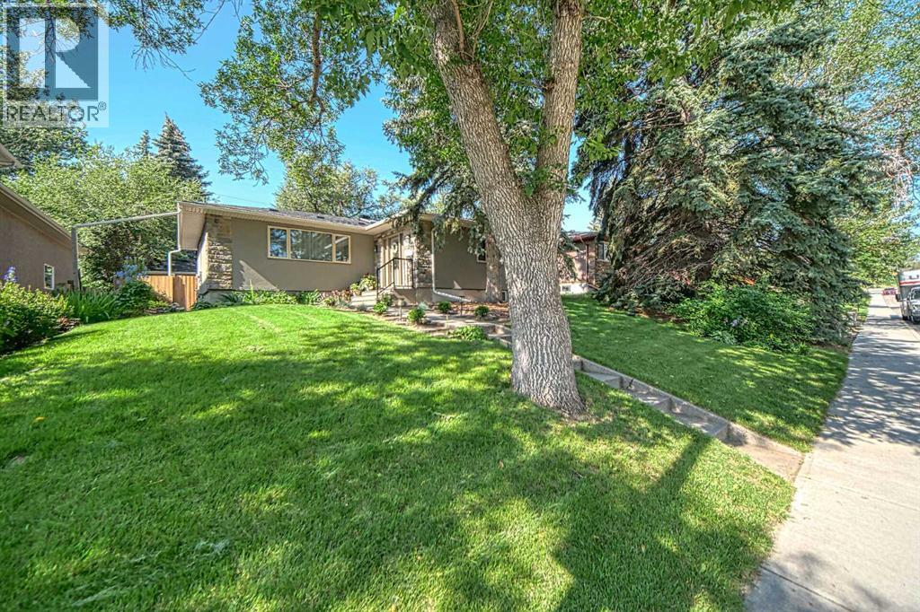 13 Meadowview Road SW, Calgary, Alberta