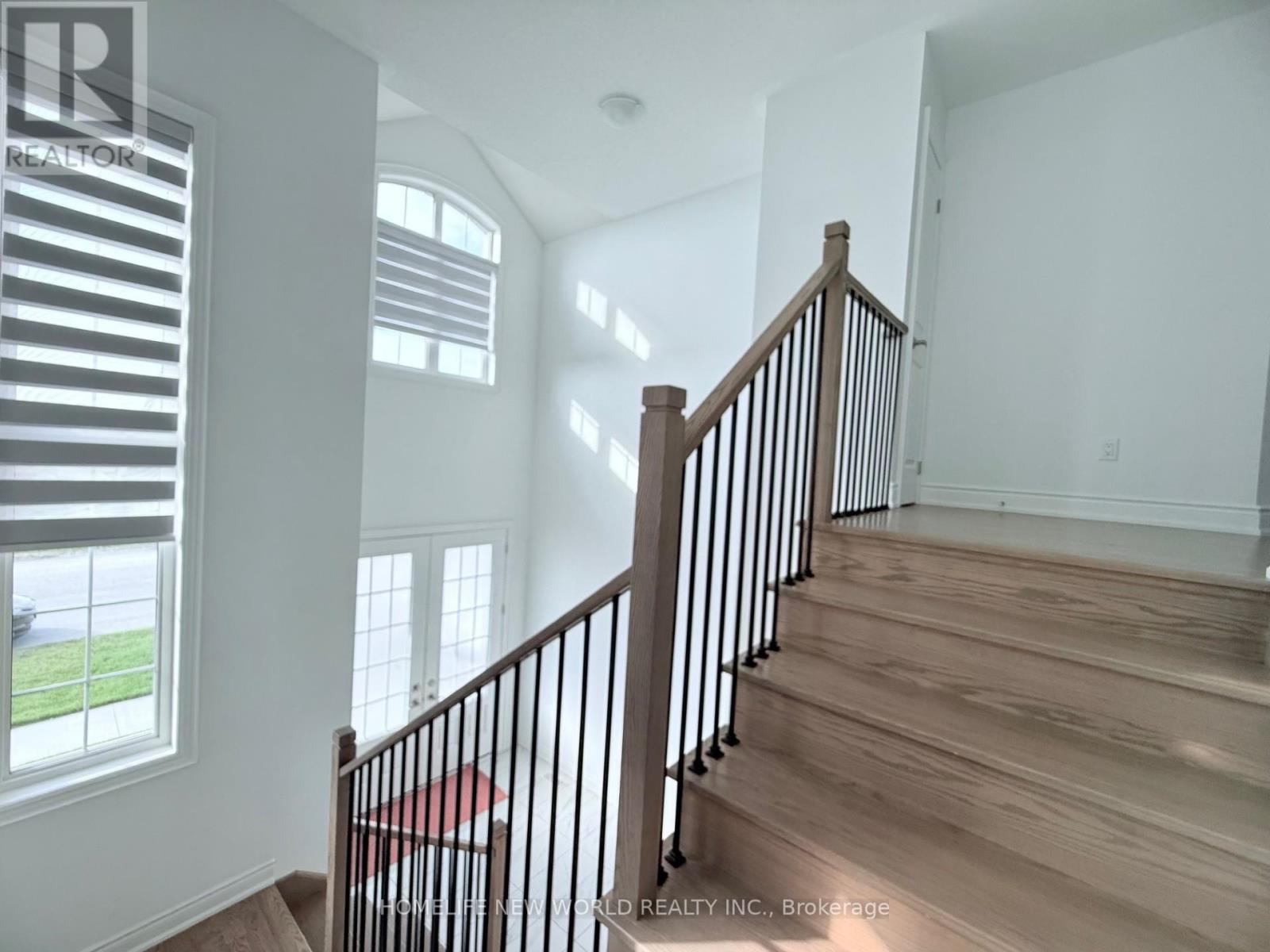 Photo 16 of 546 Baker Hill Boulevard, Whitchurchstouffville ON