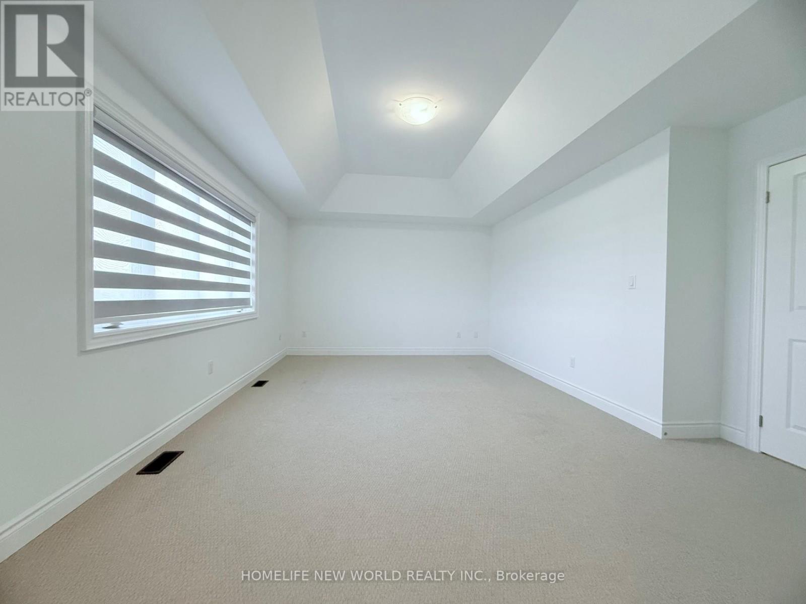Photo 18 of 546 Baker Hill Boulevard, Whitchurchstouffville ON