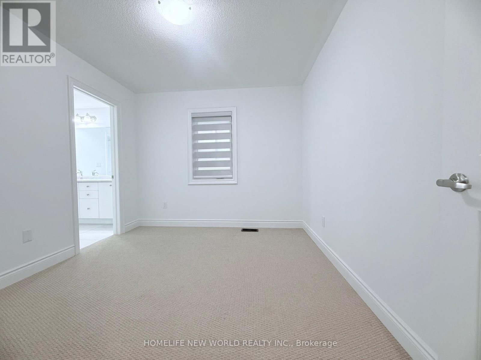 Photo 23 of 546 Baker Hill Boulevard, Whitchurchstouffville ON