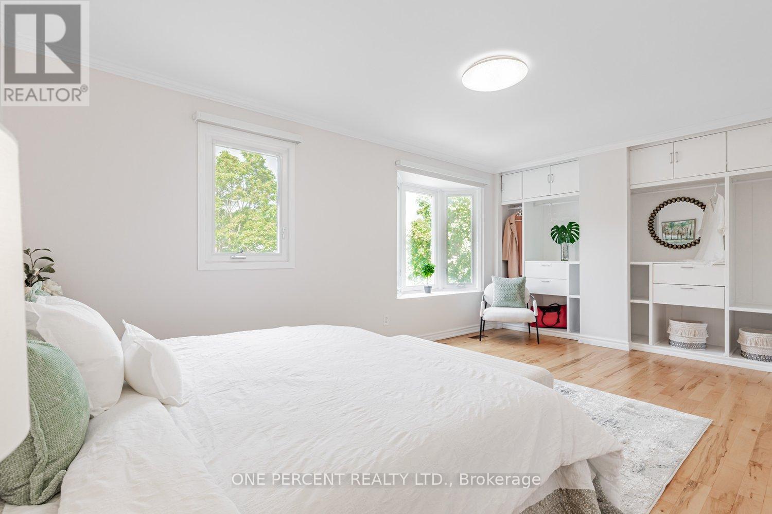 Photo 22 of 37 Lansbury Court, Vaughan ON
