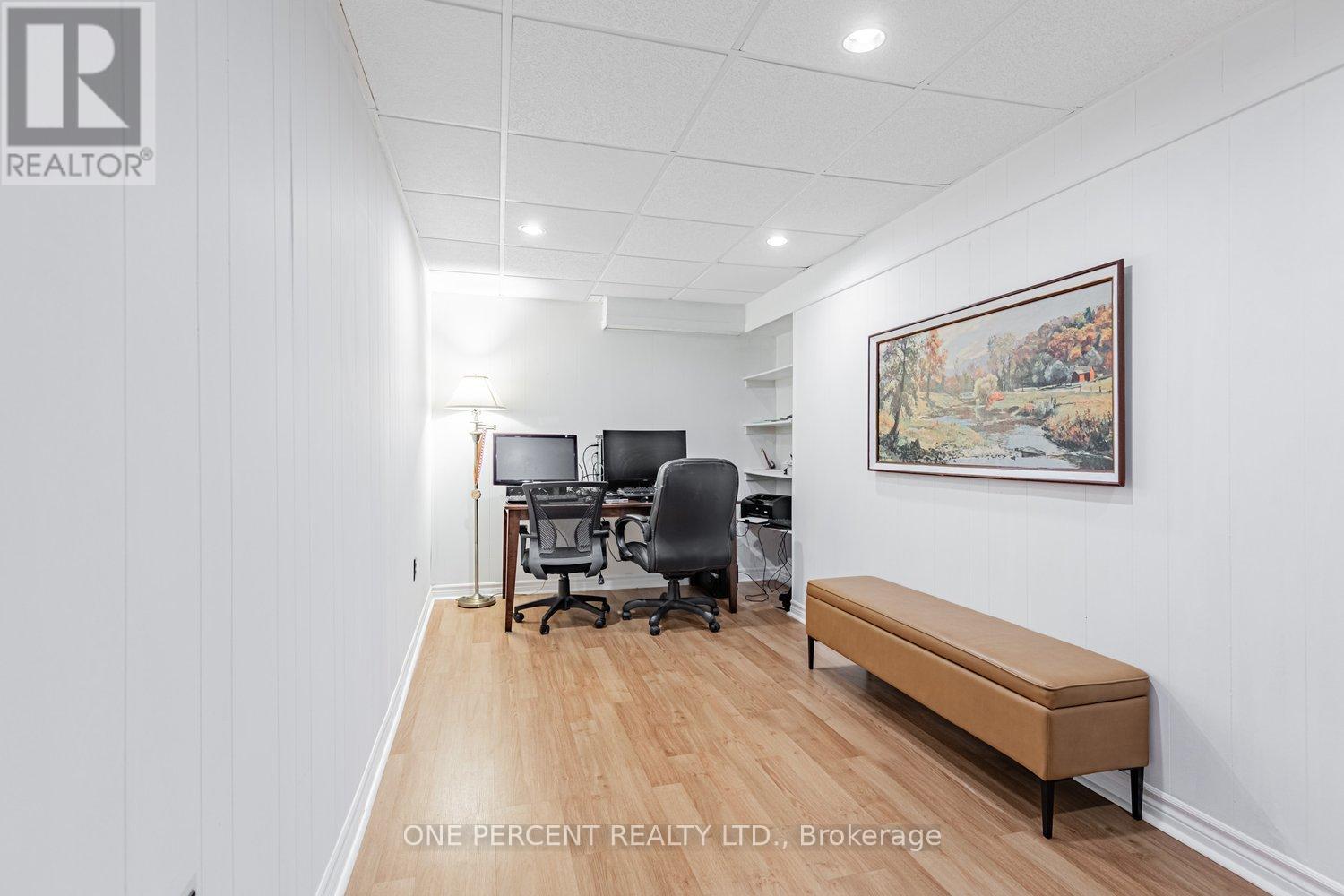 Photo 30 of 37 Lansbury Court, Vaughan ON