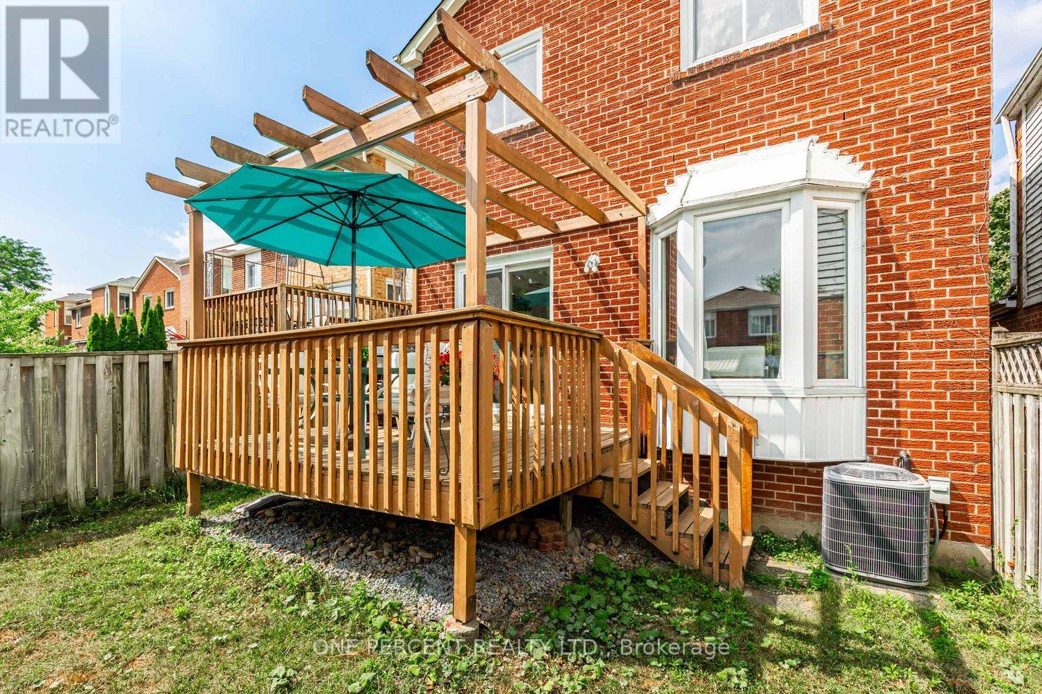 Photo 38 of 37 Lansbury Court, Vaughan ON
