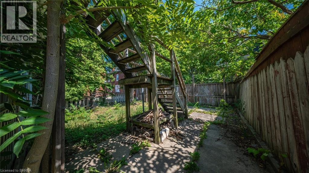 Photo 7 of 175 Market Street, Brantford ON