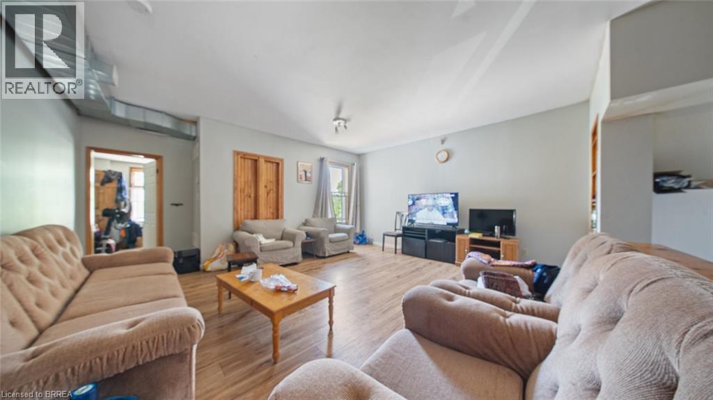 Photo 3 of 215 Nelson Street, Brantford ON