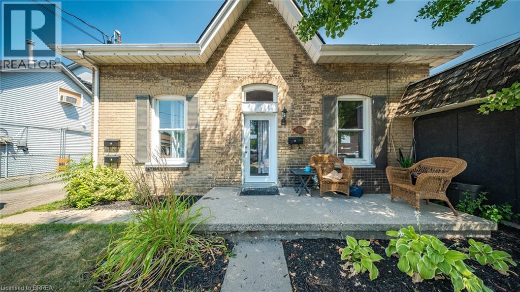 Photo 1 of 41 St George Street, Brantford ON