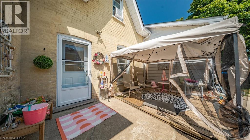 Photo 10 of 41 St George Street, Brantford ON
