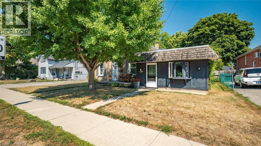 Photo 14 of 41 St George Street, Brantford ON