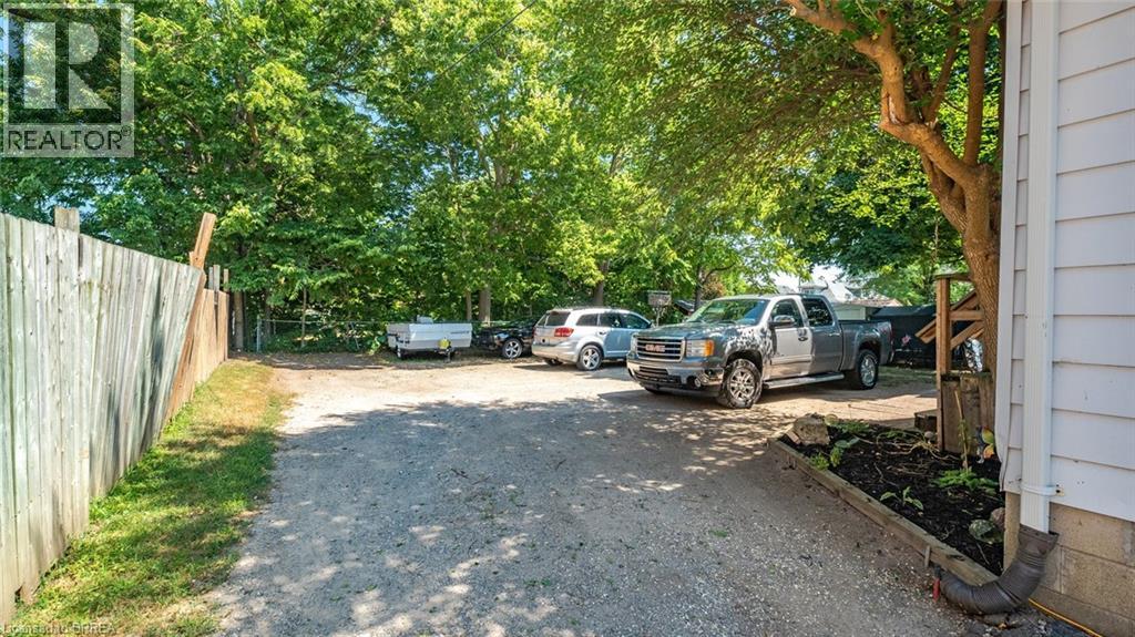 Photo 22 of 41 St George Street, Brantford ON