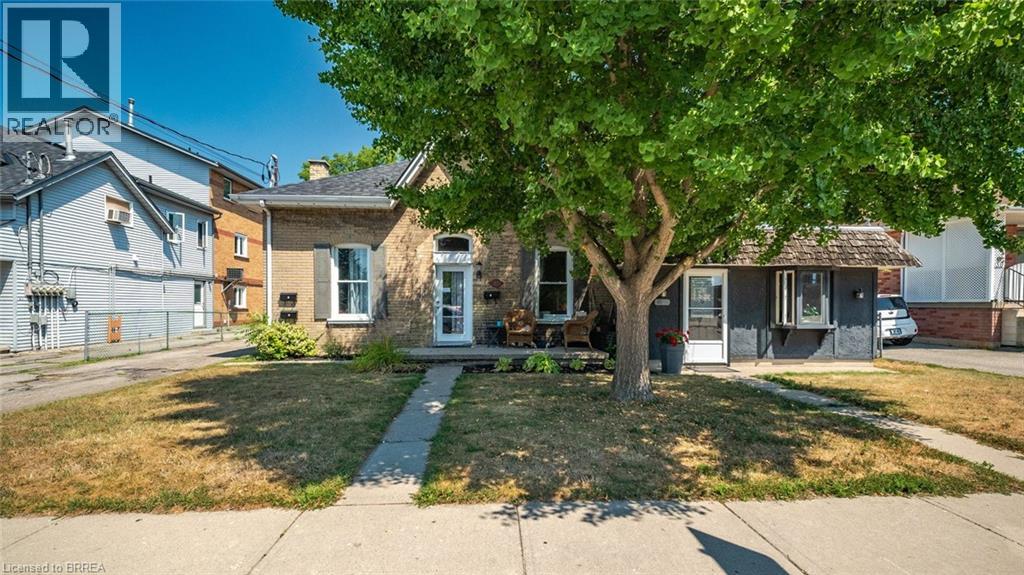 Photo 3 of 41 St George Street, Brantford ON