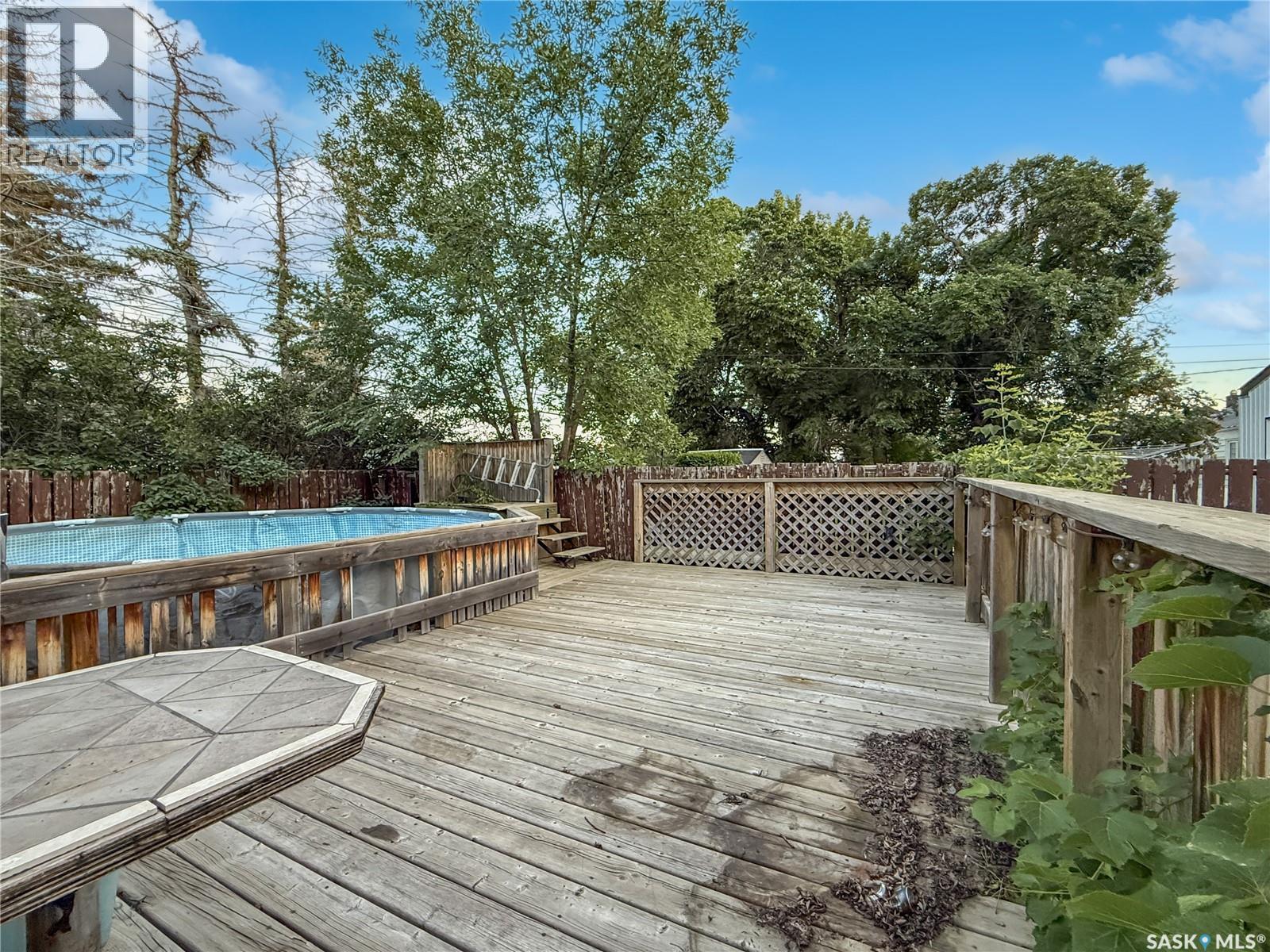 Single Family House 2 Level for Sale in  th AVENUE NW Swift Current 