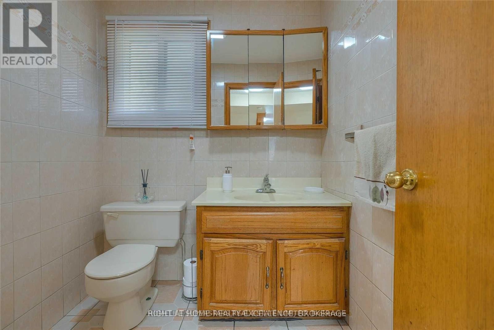 Photo 11 of 3334 Brandon Gate Drive, Mississauga ON