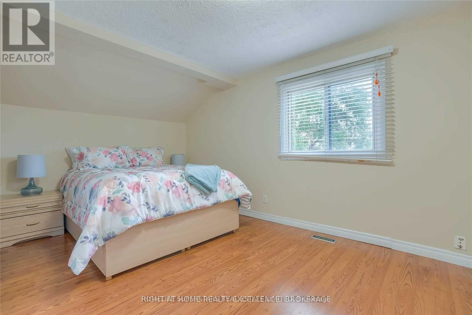 Photo 17 of 3334 Brandon Gate Drive, Mississauga ON