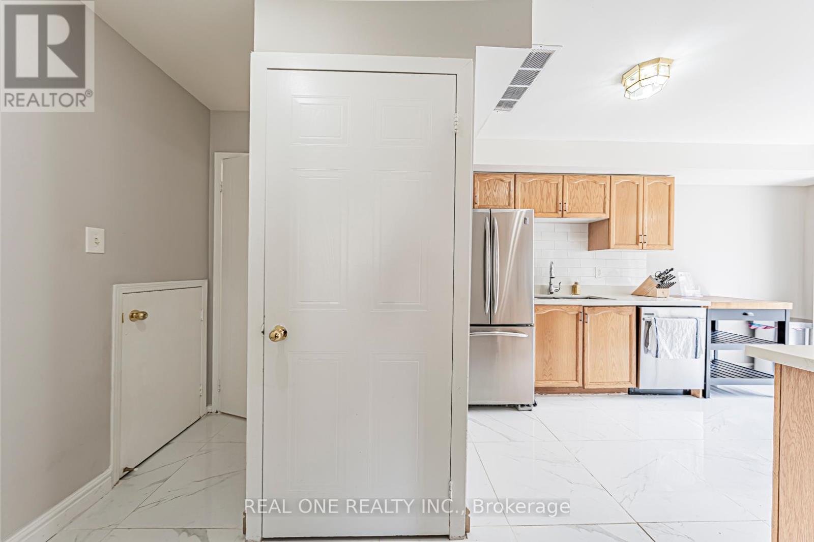 Photo 17 of 301 66 Sidney Belsey Crescent, Toronto ON