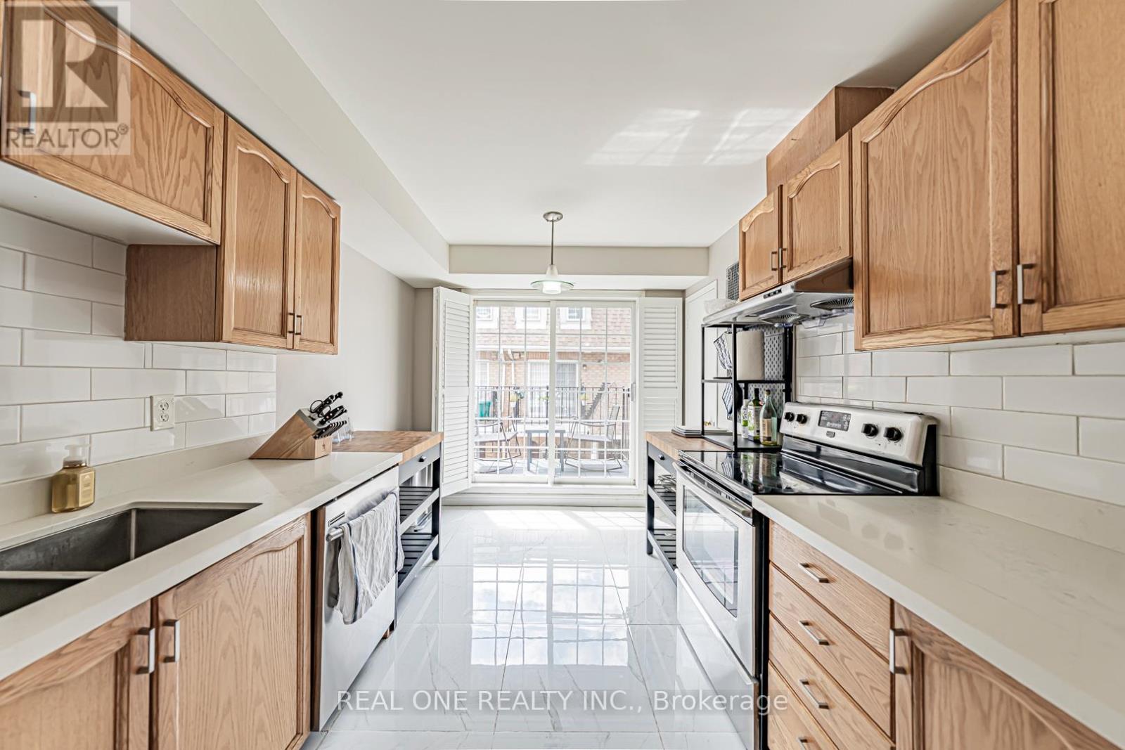 Photo 18 of 301 66 Sidney Belsey Crescent, Toronto ON