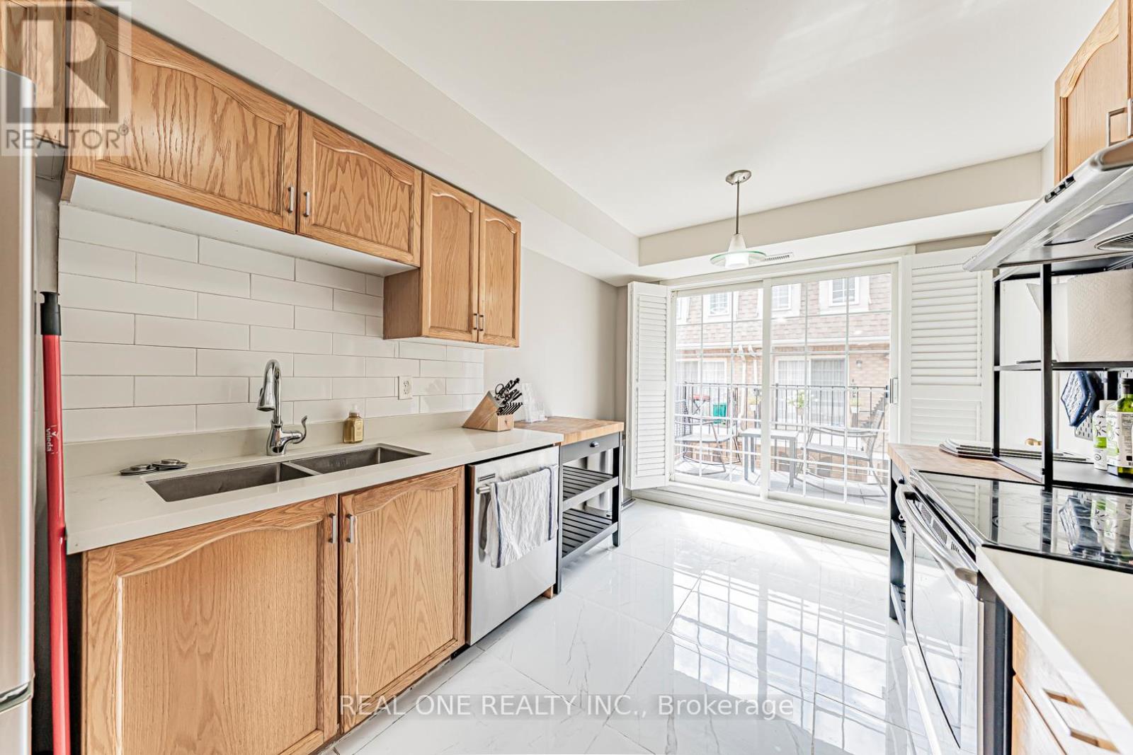 Photo 19 of 301 66 Sidney Belsey Crescent, Toronto ON