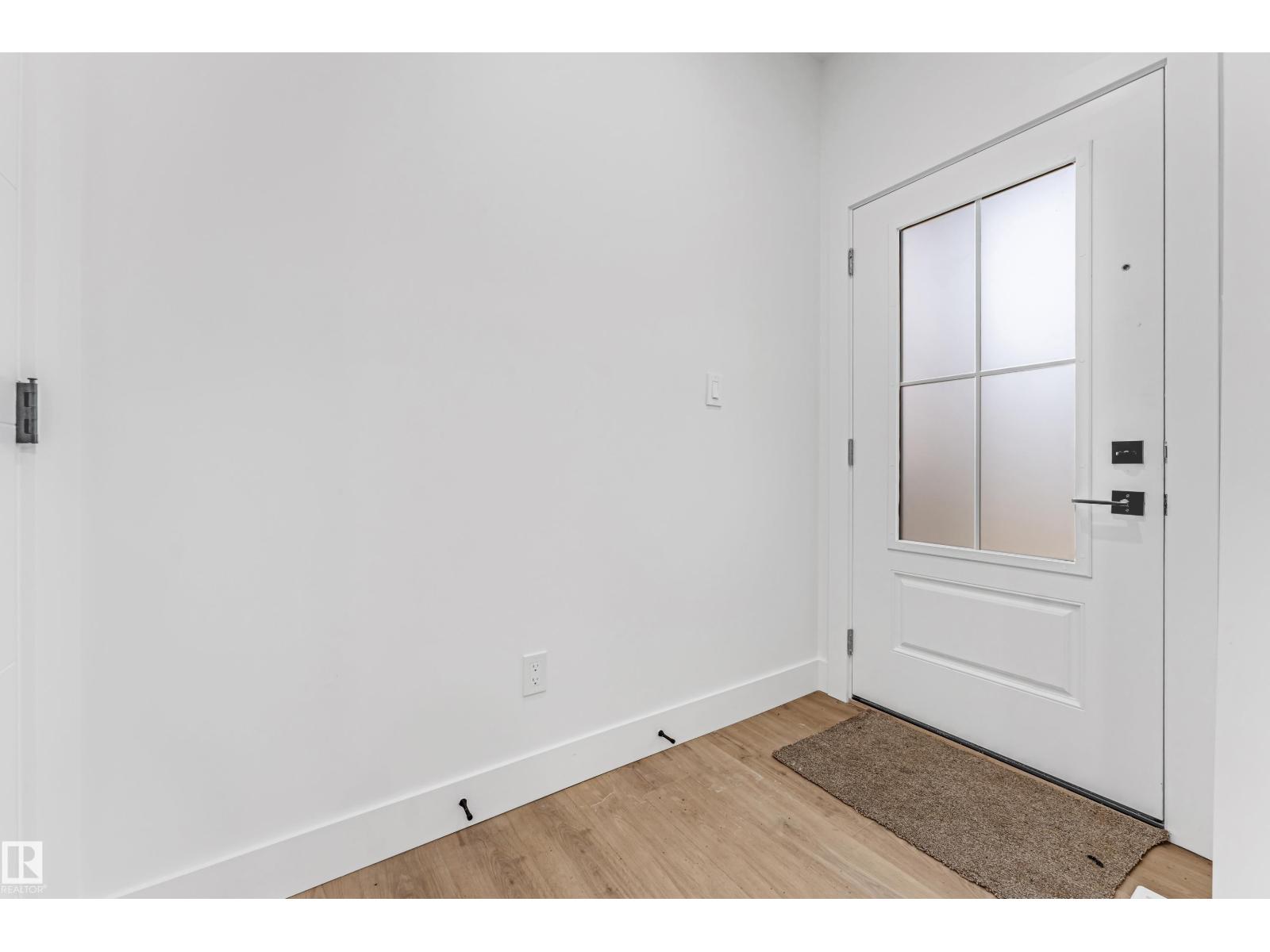 Photo 12 of 4731 168 Av Nw, Edmonton AB