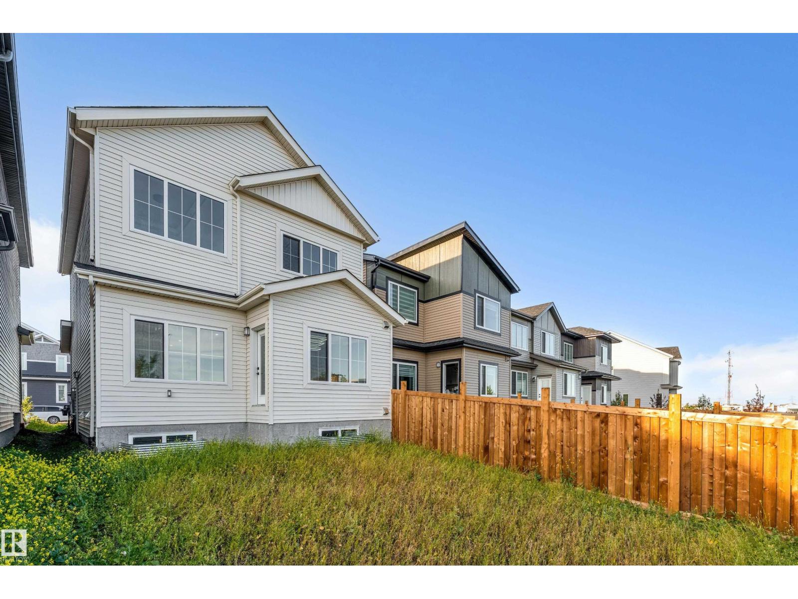 Photo 7 of 4731 168 Av Nw, Edmonton AB