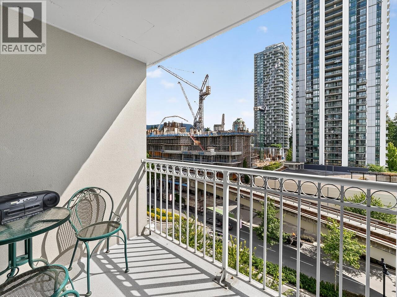 Photo 4 of 707 1180 Pinetree Way, Coquitlam BC