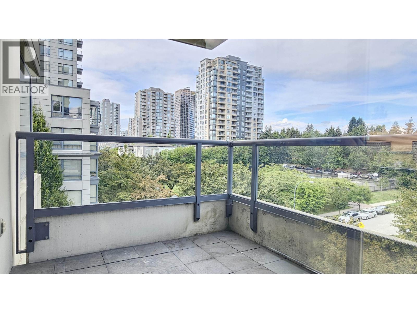 Photo 17 of 512 3588 Crowley Drive, Vancouver BC