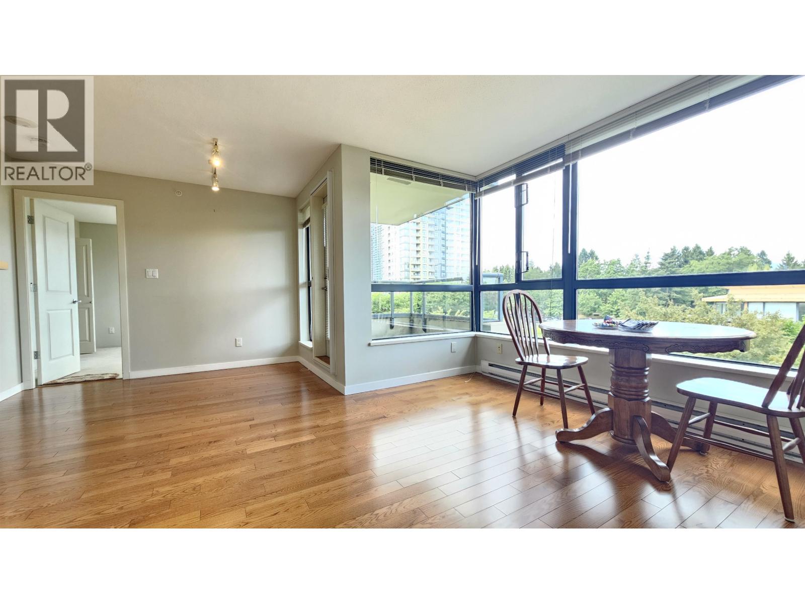 Photo 7 of 512 3588 Crowley Drive, Vancouver BC