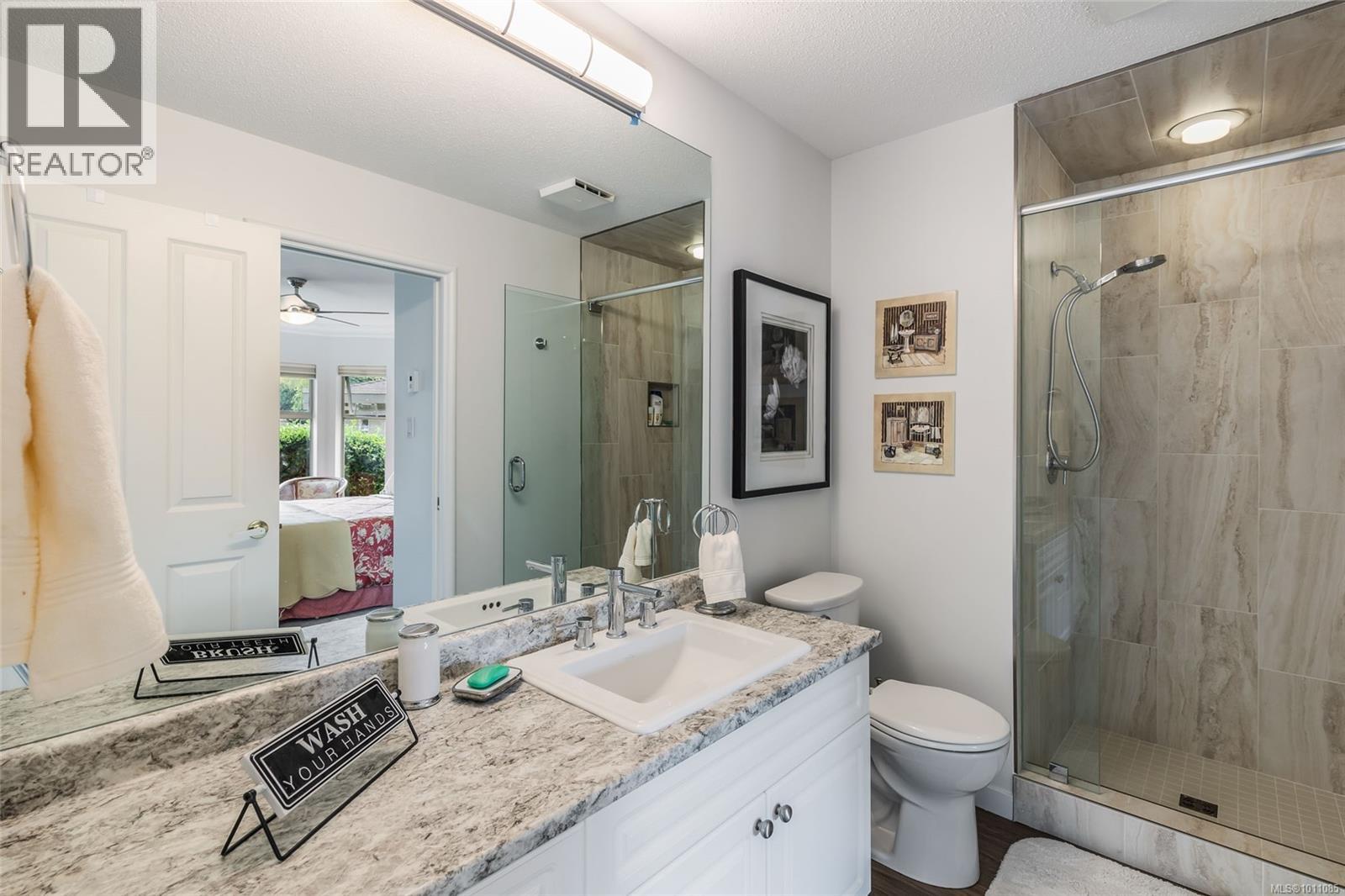 Photo 39 of 868 Lakes Blvd, Parksville BC