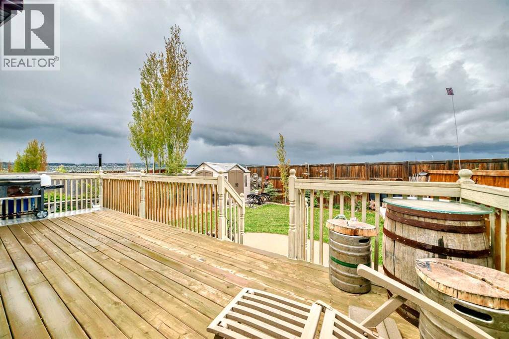 Photo 16 of 137 Pantego Road Nw, Calgary AB