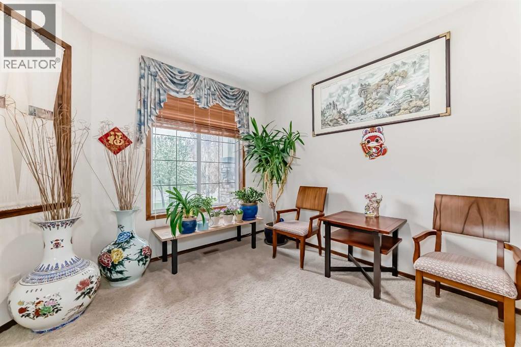 Photo 20 of 137 Pantego Road Nw, Calgary AB