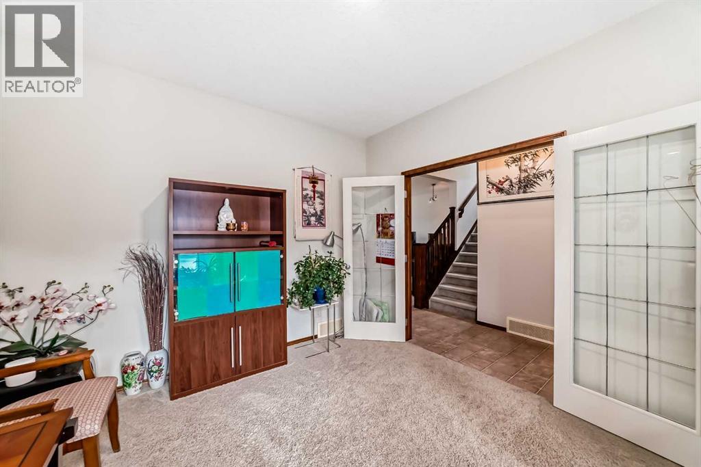 Photo 22 of 137 Pantego Road Nw, Calgary AB