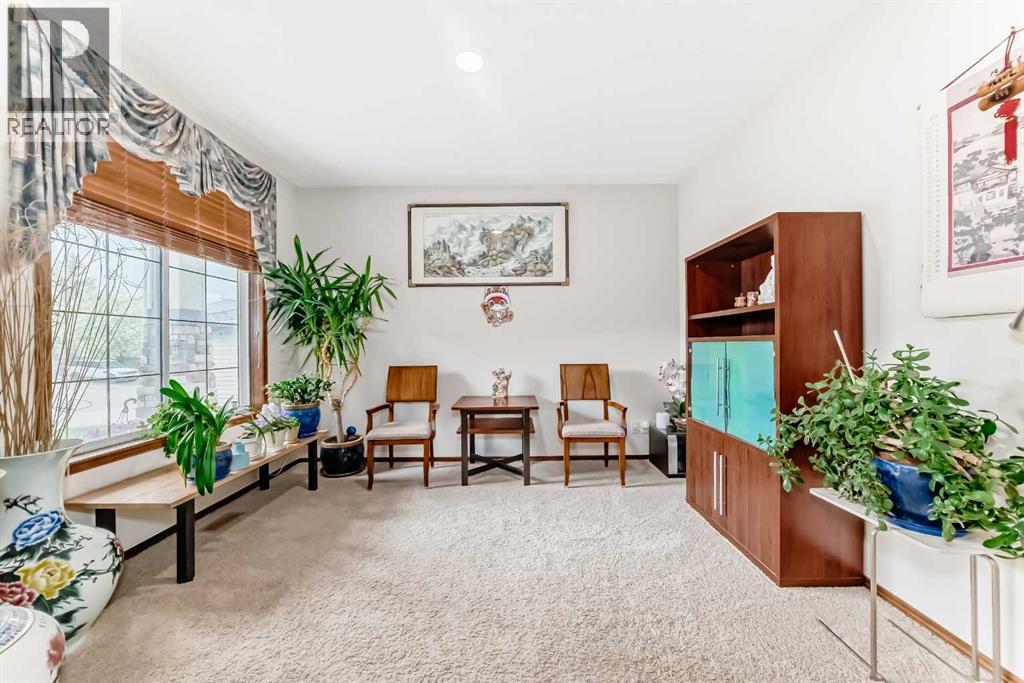 Photo 19 of 137 Pantego Road Nw, Calgary AB