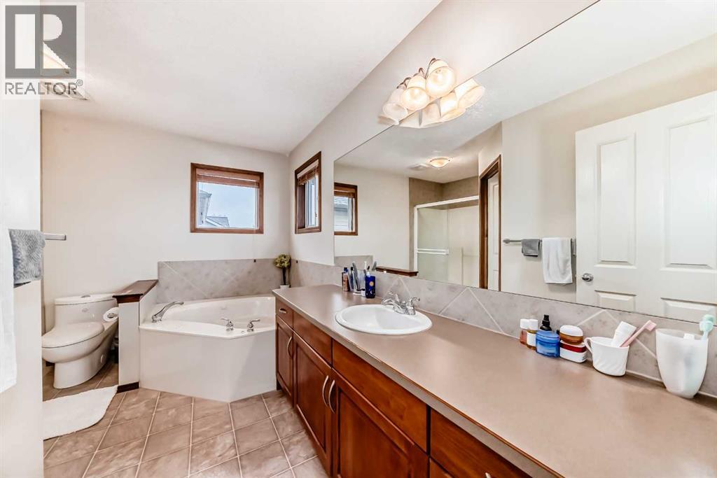 Photo 31 of 137 Pantego Road Nw, Calgary AB