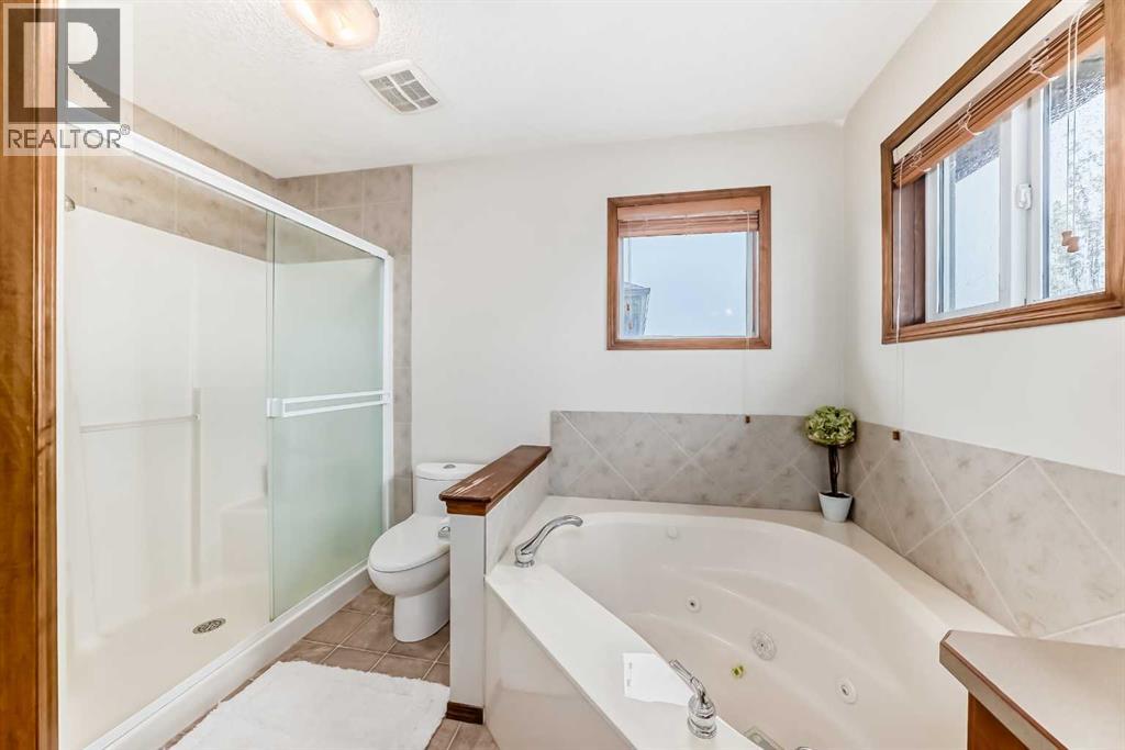 Photo 32 of 137 Pantego Road Nw, Calgary AB