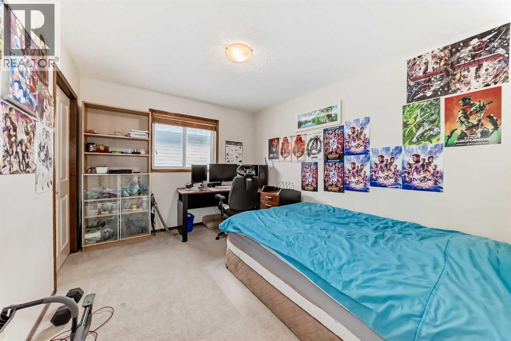 Photo 35 of 137 Pantego Road Nw, Calgary AB