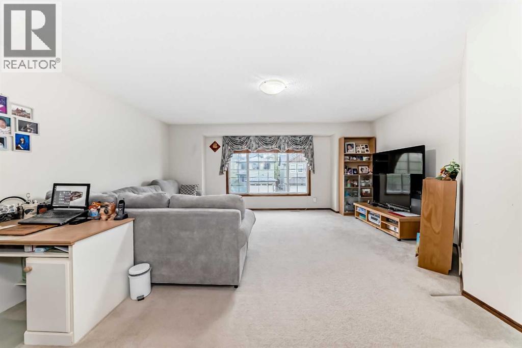Photo 38 of 137 Pantego Road Nw, Calgary AB