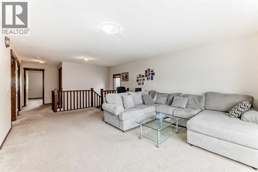 Photo 41 of 137 Pantego Road Nw, Calgary AB
