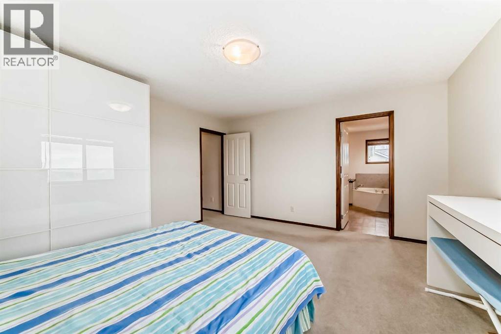Photo 29 of 137 Pantego Road Nw, Calgary AB
