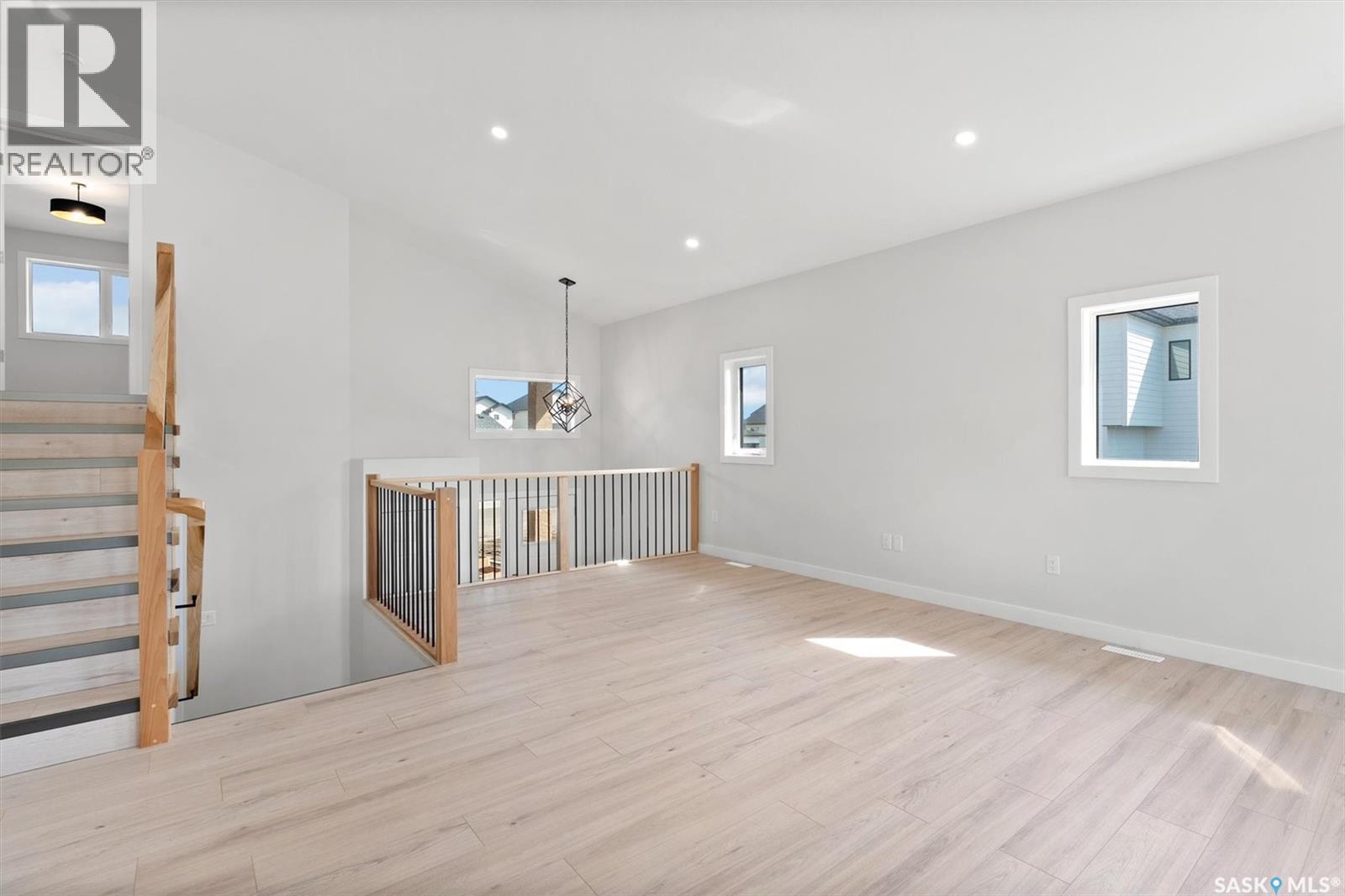 Photo 10 of 206 Flynn Bend, Saskatoon SK