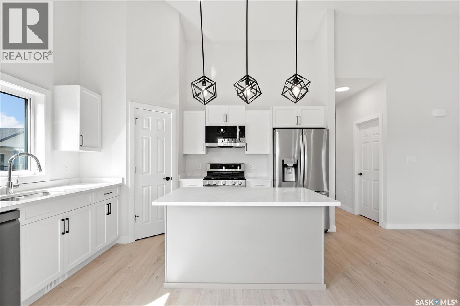 Photo 5 of 206 Flynn Bend, Saskatoon SK