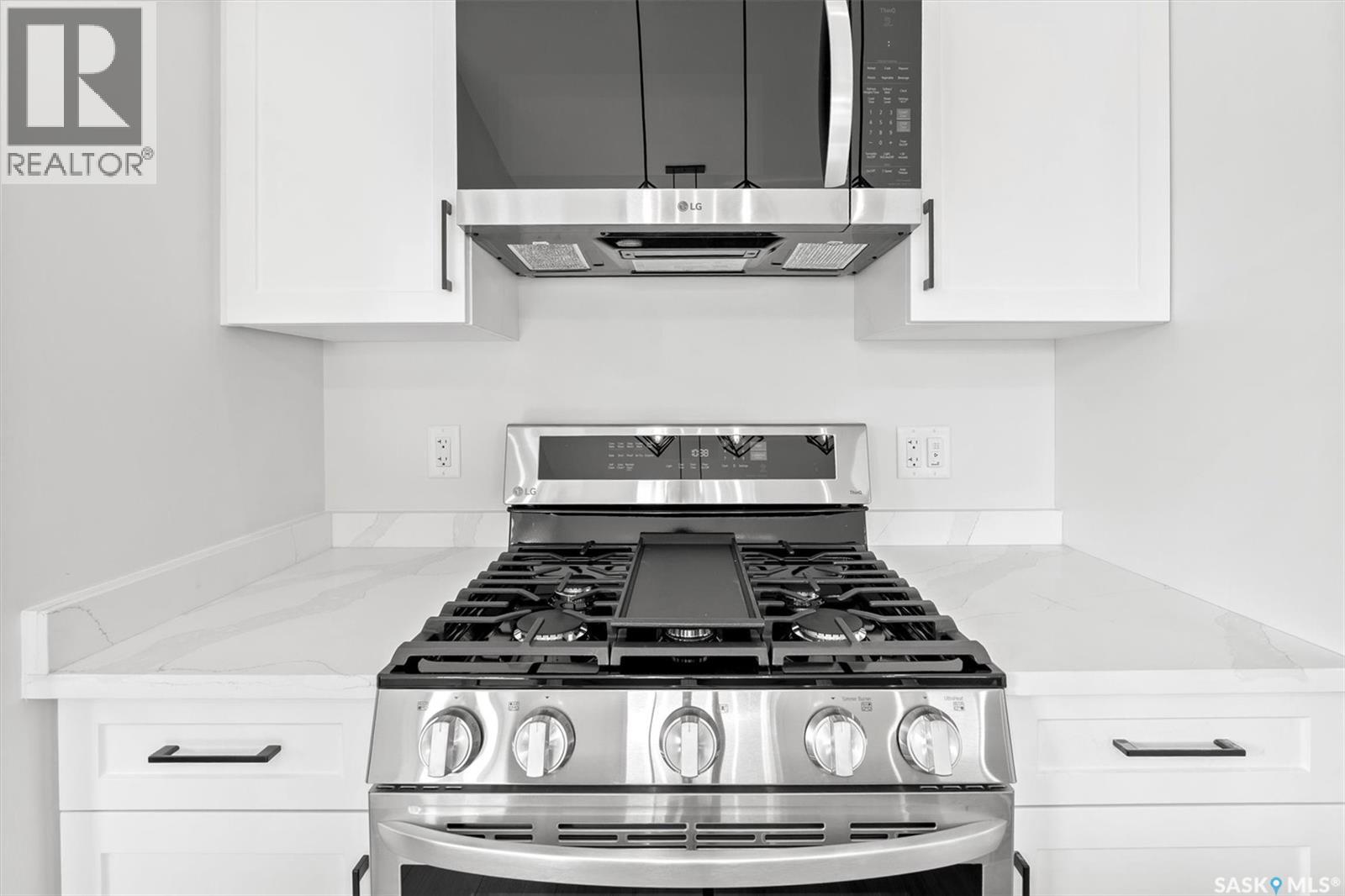 Photo 8 of 206 Flynn Bend, Saskatoon SK