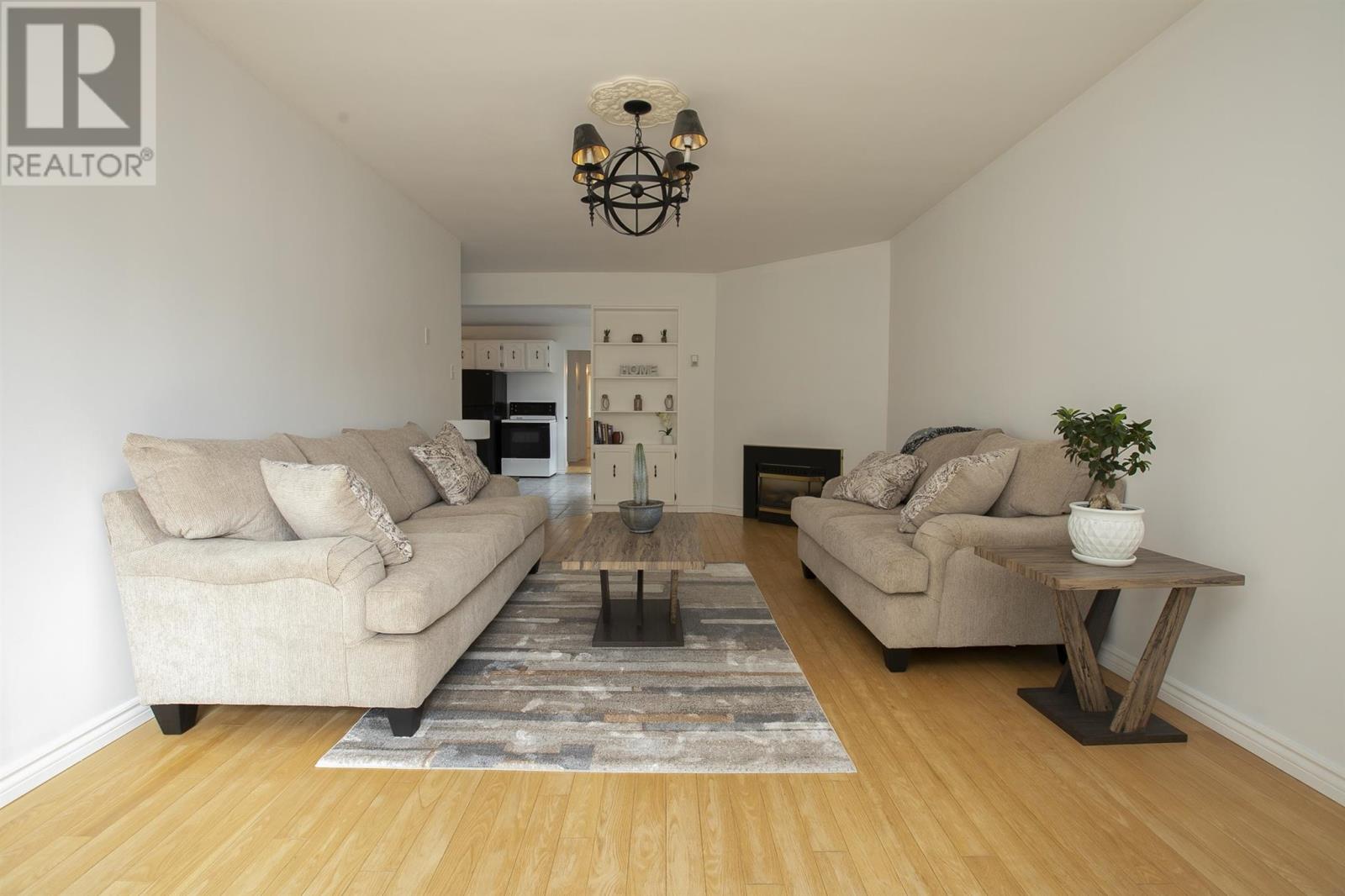 Photo 6 of 46 Mary Ave, Sault Ste Marie ON