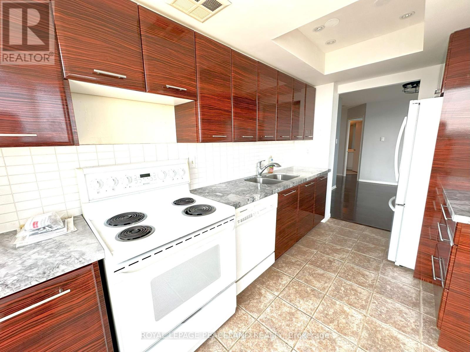 Photo 14 of Ph 29 3 Greystone Walk Drive, Toronto ON